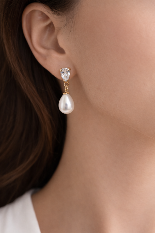 Boucles d’oreilles Naeline en acier inoxydable doré avec perle nacrée et cristal