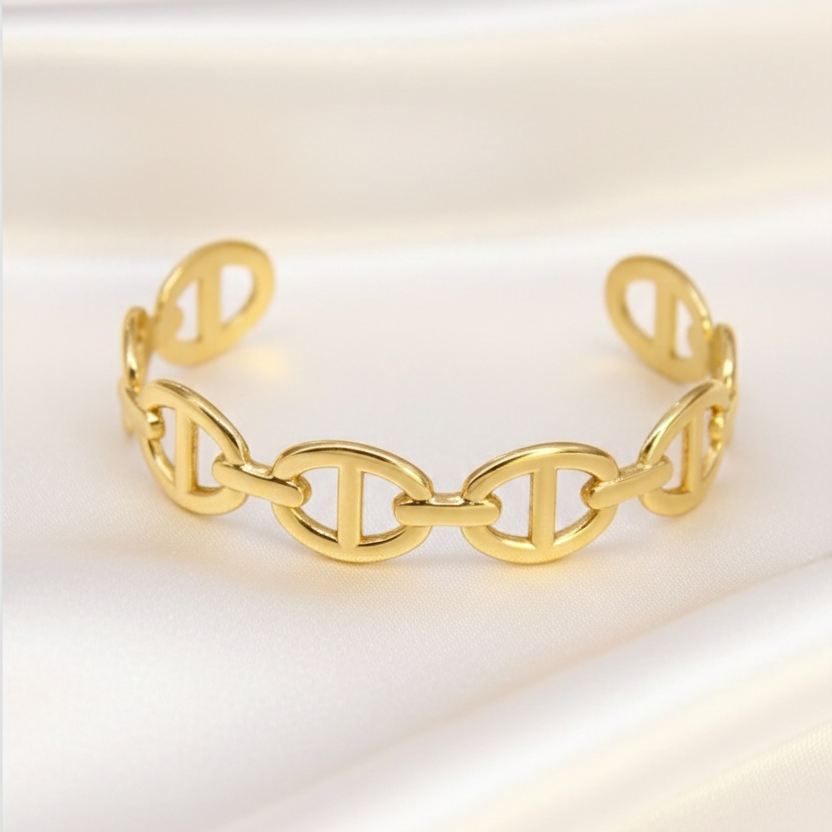 un jonc en acier inoxydable doré aux maillons marine bracelet tendance